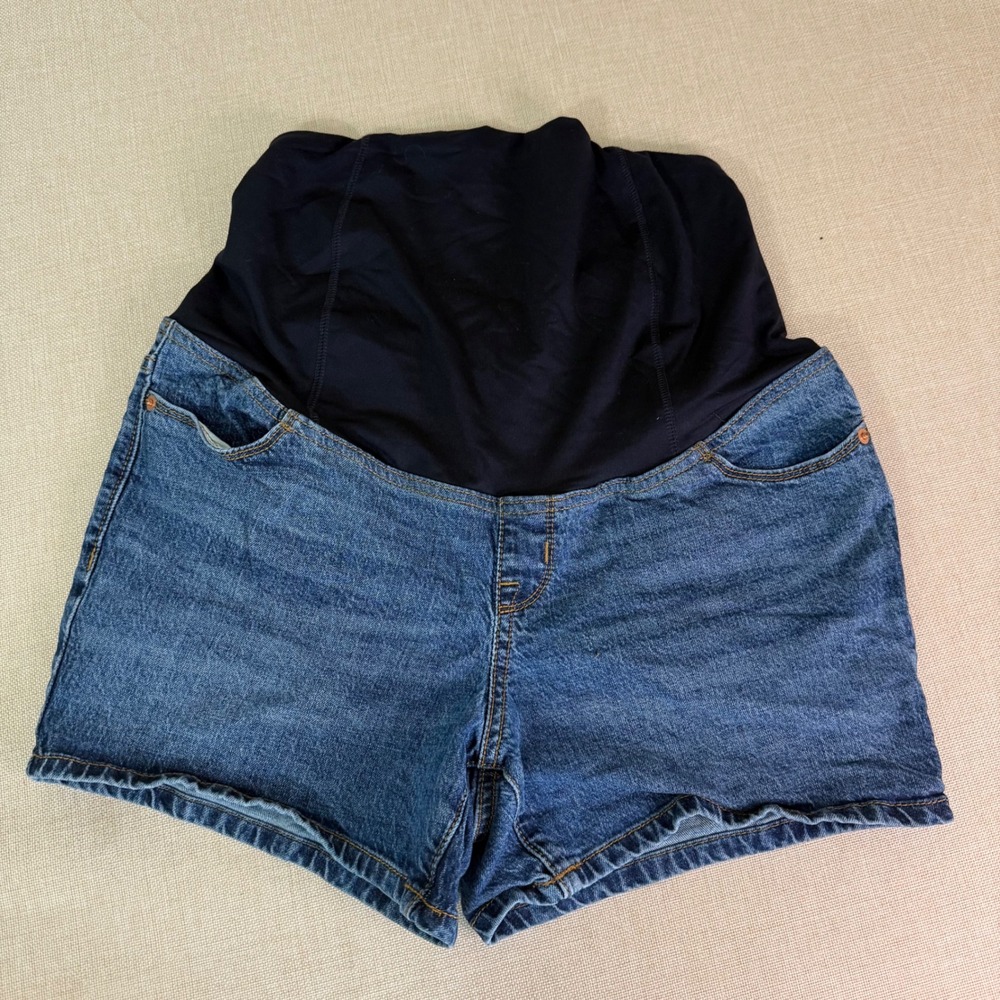 Isabel Maternity by Ingrid & Isabel Denim Midi Shorts Over Belly Blue Size 6 - Picture 1 of 7